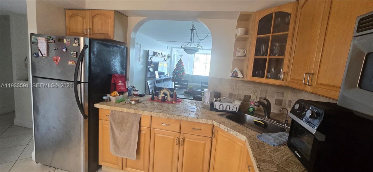 18900 NE 14th Ave , Unit D105, Miami, FL 33179 Photo