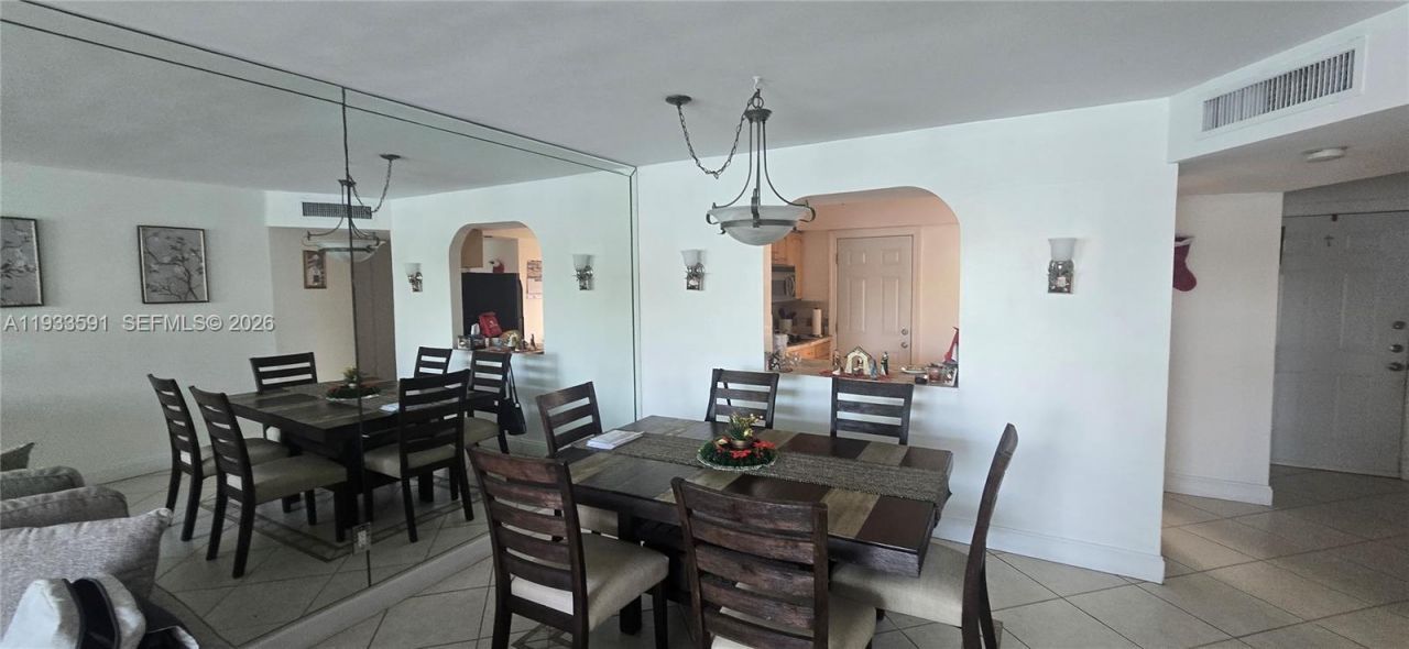 18900 NE 14th Ave , Unit D105, Miami, FL 33179 Photo