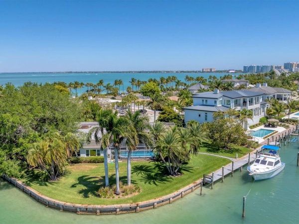 102 SEAGULL LANE, SARASOTA, FL 34236