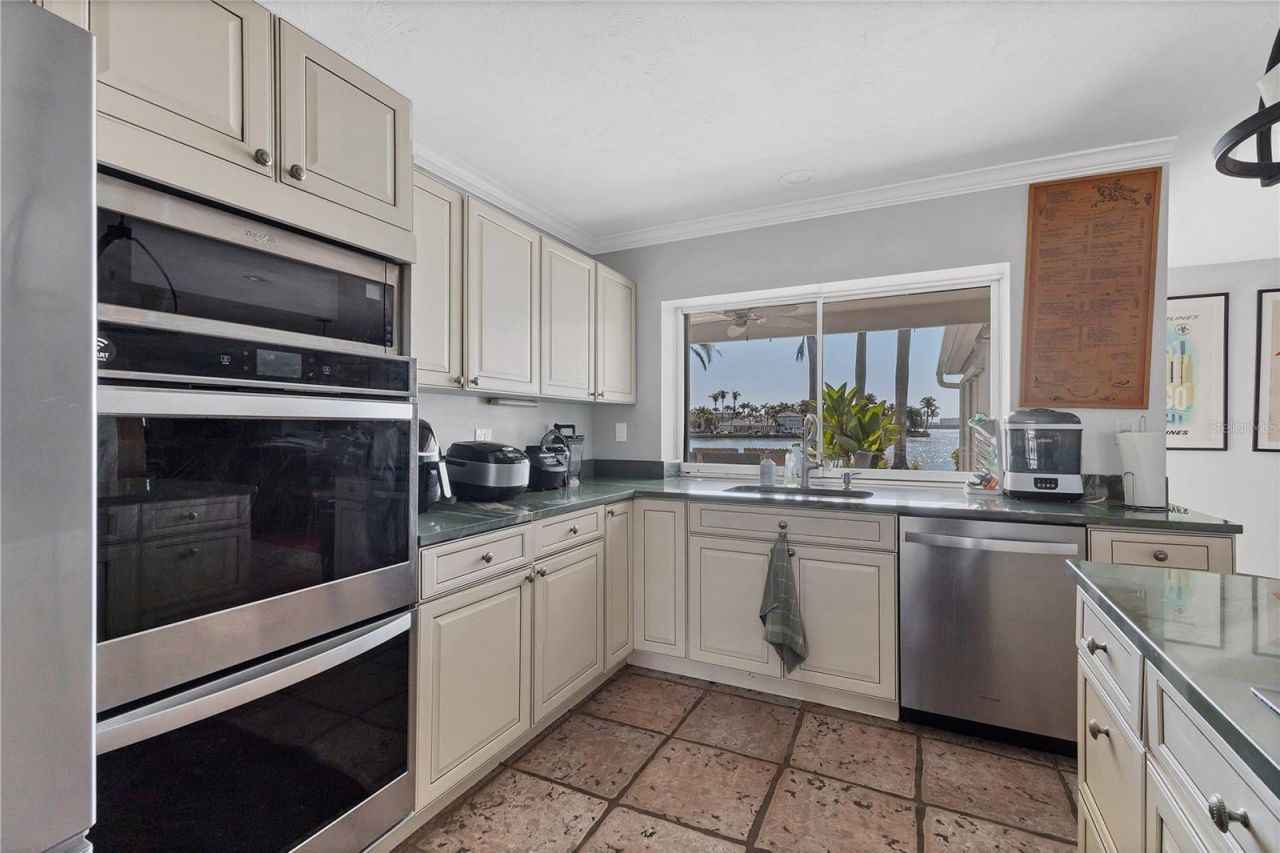 102 Seagull Lane, Sarasota, FL 34236 Photo