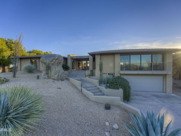 2003 E SMOKETREE Drive, Carefree, AZ 85377