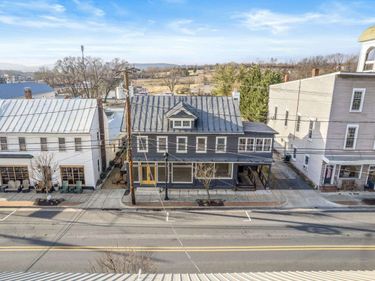 9365 N CONGRESS ST, NEW MARKET, VA 22844