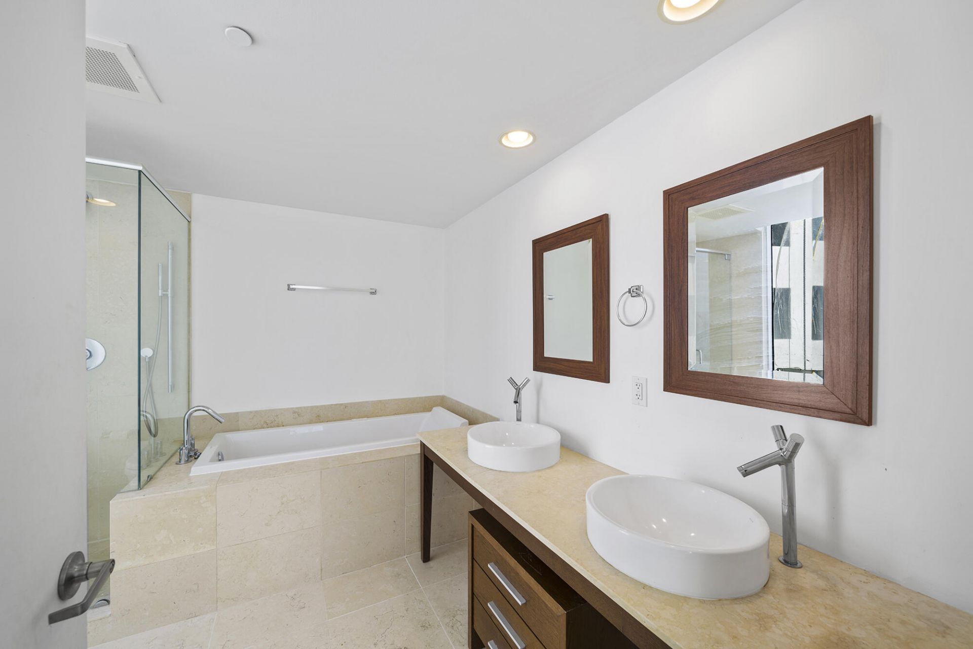 495 Brickell Avenue, Unit 911, Miami, FL 33131 Photo