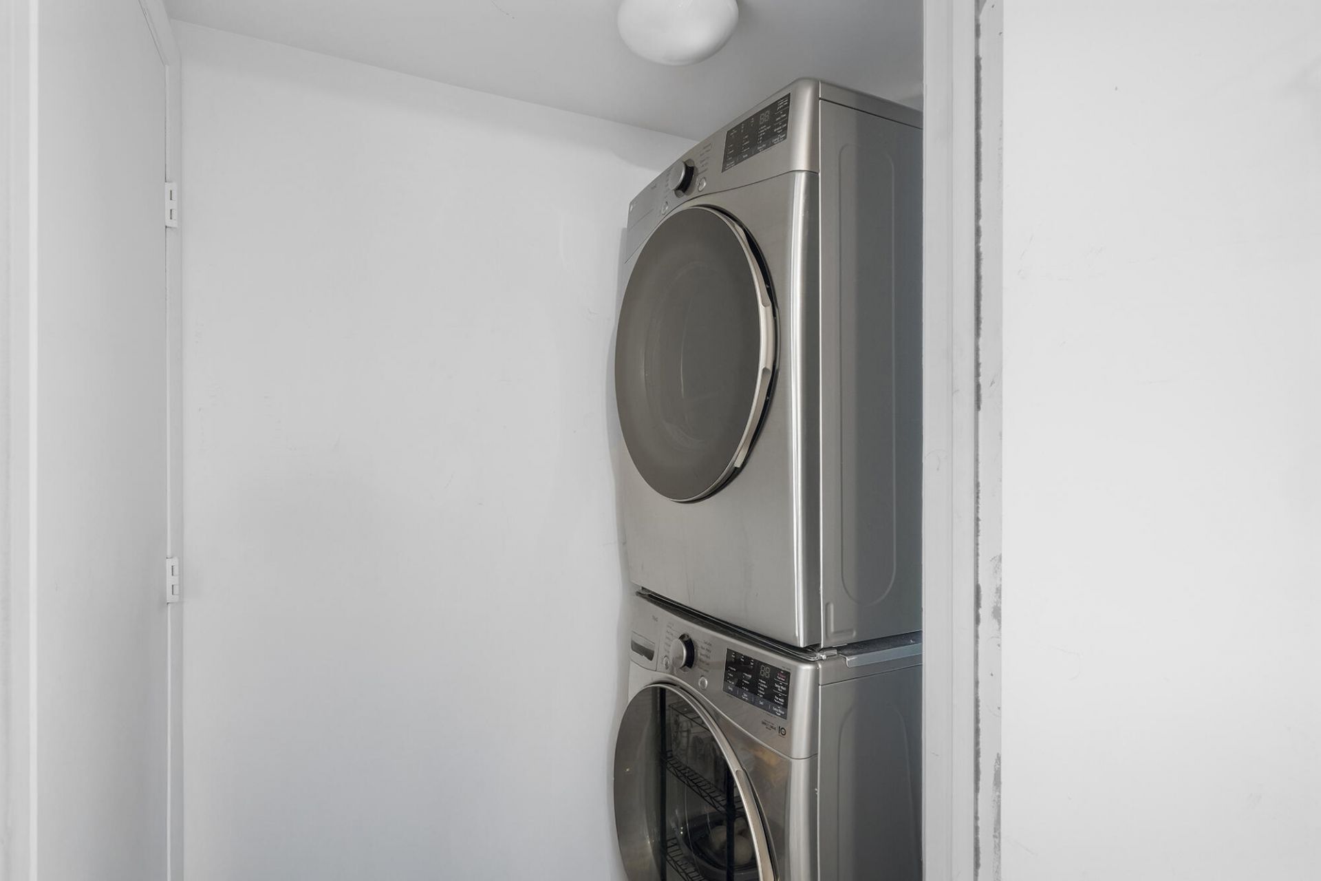 495 Brickell Avenue, Unit 911, Miami, FL 33131 Photo