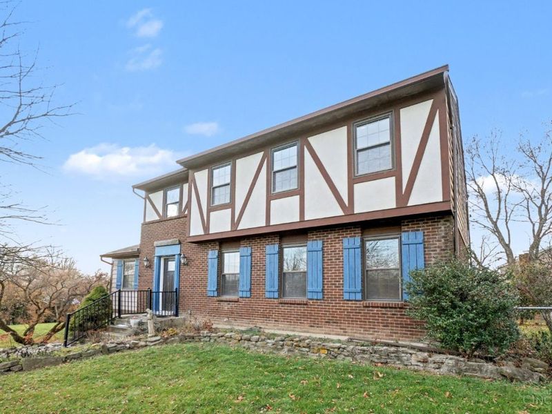 7817 Red Mill Drive, West Chester, OH 45069 Photo 4