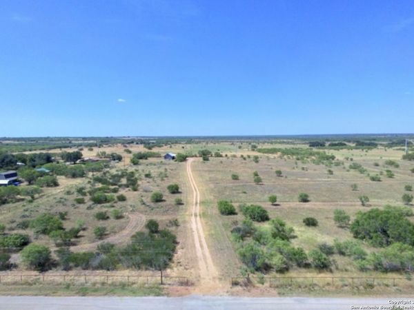 00 HILLCREST DR, Moore, TX 78057