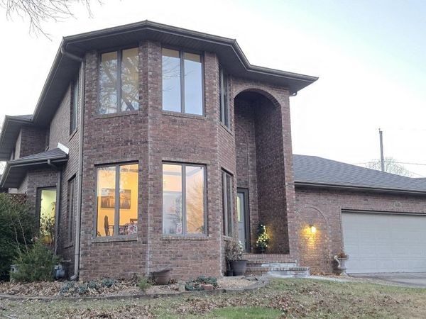 1957 S Oakmont Avenue , Springfield, MO 65809