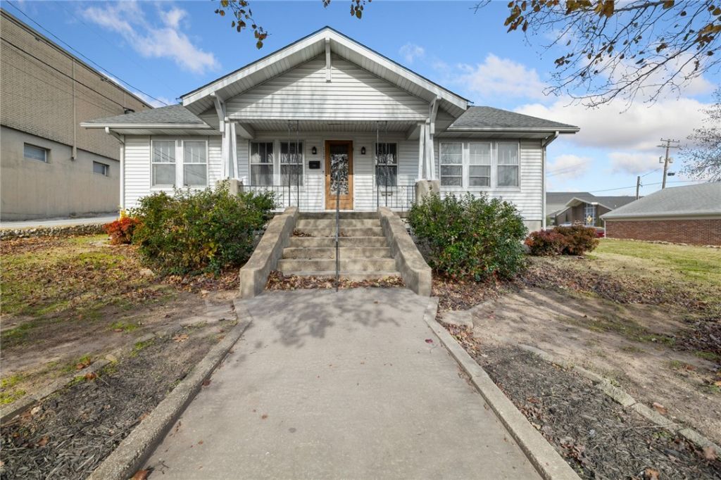 117 E Erie Street, Harrison, AR 72601 Main Photo