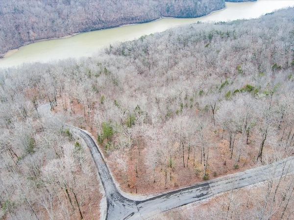 21-23 Sunset Blvd, Allons, TN 38570