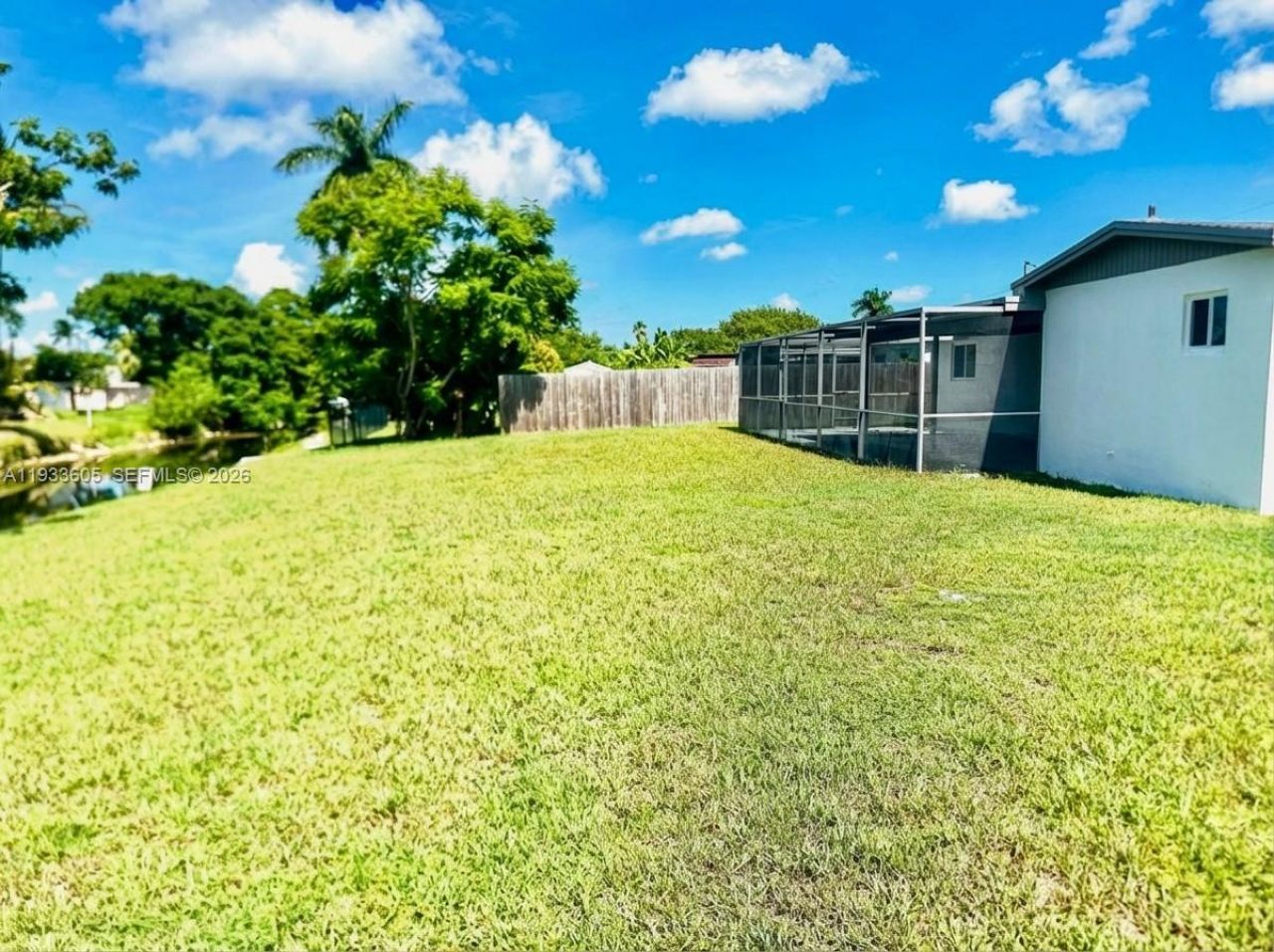 6285 NW 23rd St, Margate, FL 33063 Photo