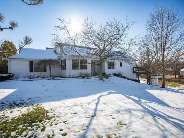 739 Grand View Lane, Aurora, OH 44202