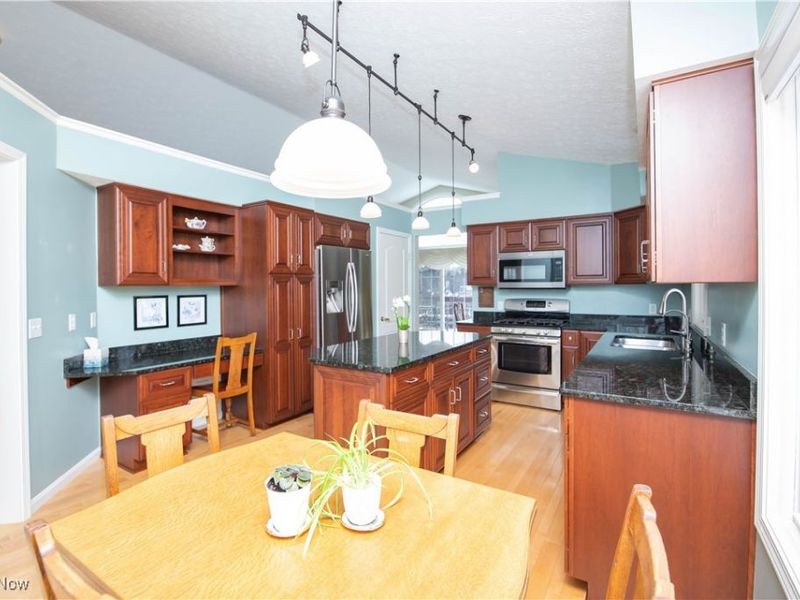 739 Grand View Lane, Aurora, OH 44202 Photo 7