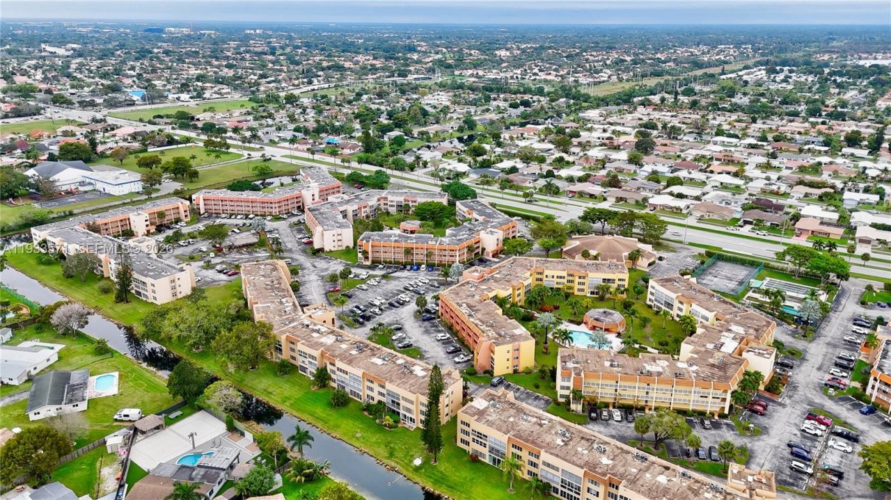 6700 Royal Palm Blvd, Unit 107D, Margate, FL 33063 Photo
