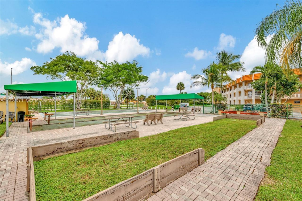 6700 Royal Palm Blvd, Unit 107D, Margate, FL 33063 Photo