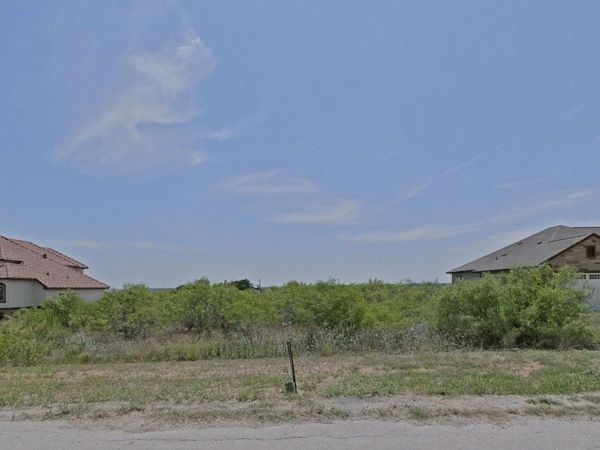195 Burrobrush ST, Niederwald, TX 78640