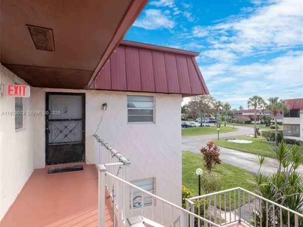 12027 S Greenway Cir, Unit 206, Royal Palm Beach, FL 33411
