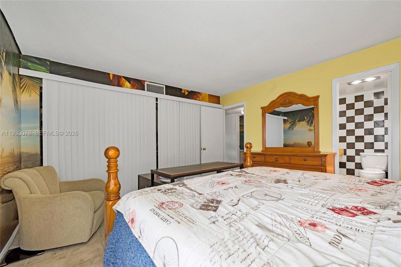 12027 S Greenway Cir, Unit 206, Royal Palm Beach, FL 33411 Photo