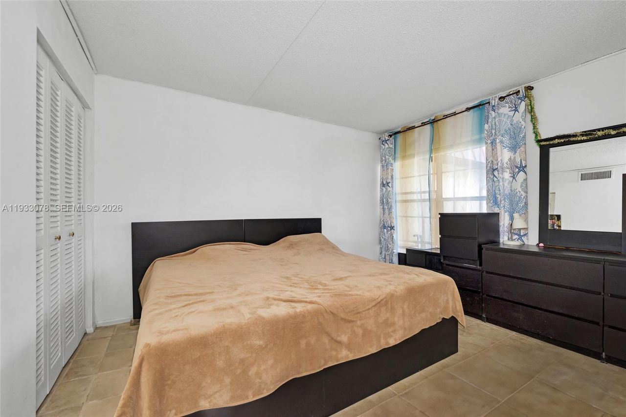 12027 S Greenway Cir, Unit 206, Royal Palm Beach, FL 33411 Photo