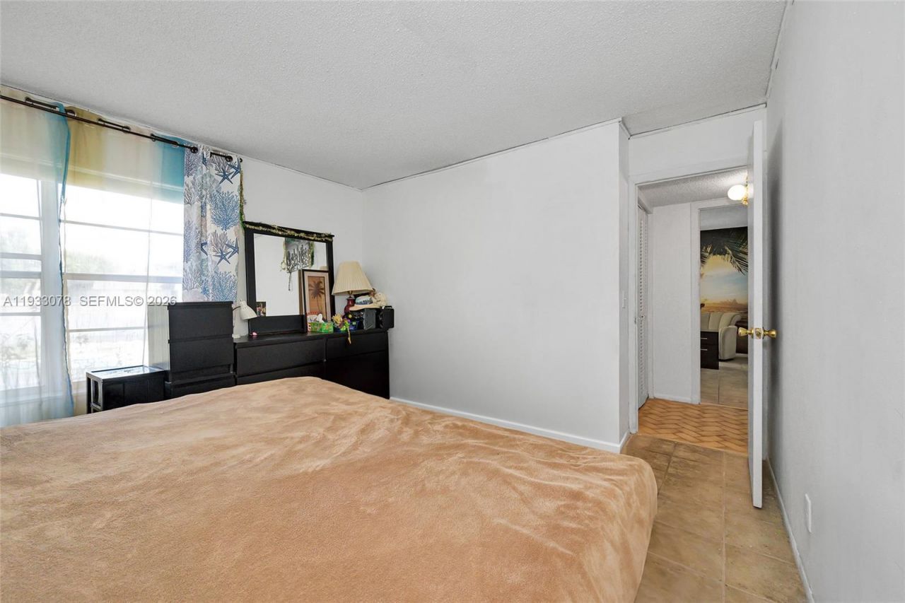 12027 S Greenway Cir, Unit 206, Royal Palm Beach, FL 33411 Photo