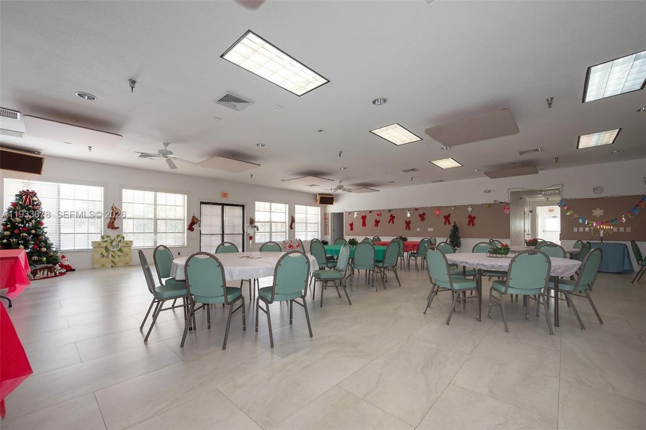 12027 S Greenway Cir, Unit 206, Royal Palm Beach, FL 33411 Photo