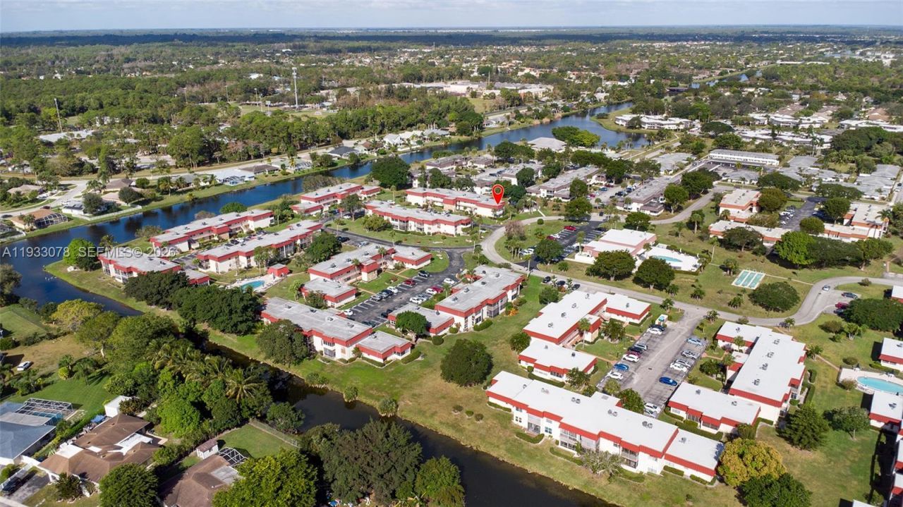 12027 S Greenway Cir, Unit 206, Royal Palm Beach, FL 33411 Photo