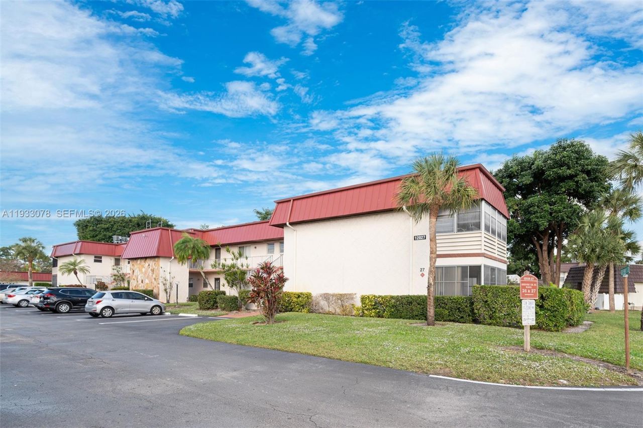 12027 S Greenway Cir, Unit 206, Royal Palm Beach, FL 33411 Photo