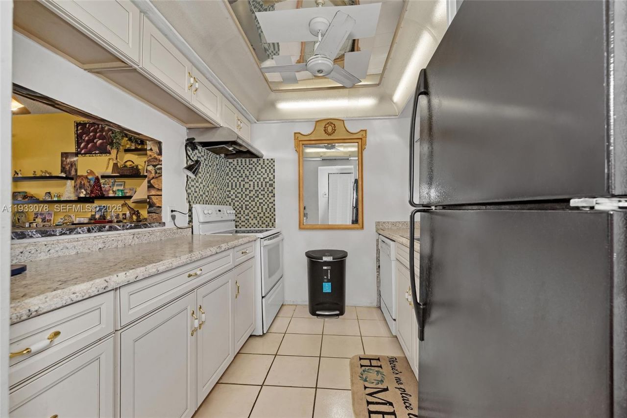 12027 S Greenway Cir, Unit 206, Royal Palm Beach, FL 33411 Photo