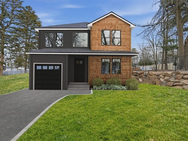 108 Beach Road, Wading River, NY 11792