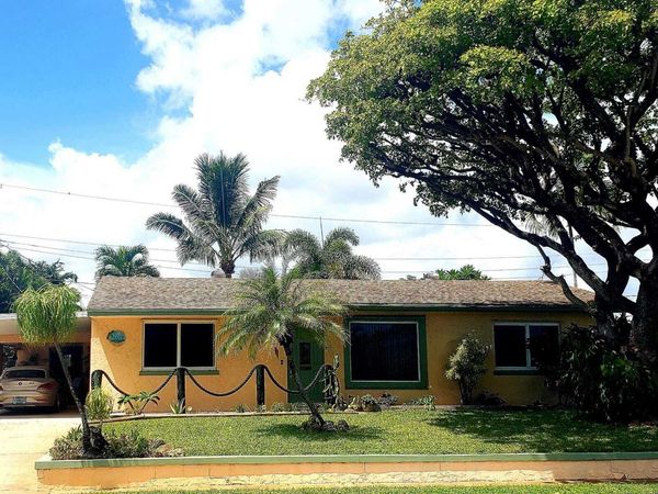 1613 Nanette Court, Lake Worth, FL 33461