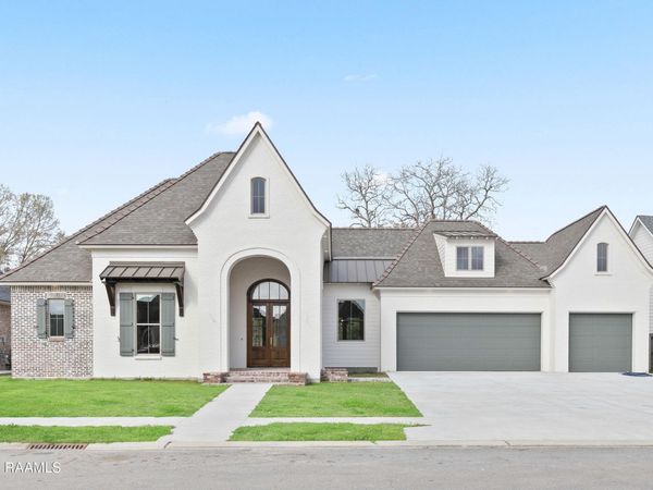 105 Reservoir Road , Broussard, LA 70518