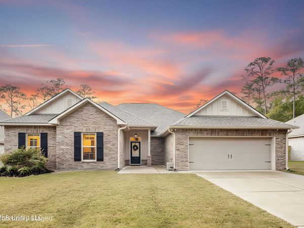 6995 Osprey Drive, Ocean Springs, MS 39564