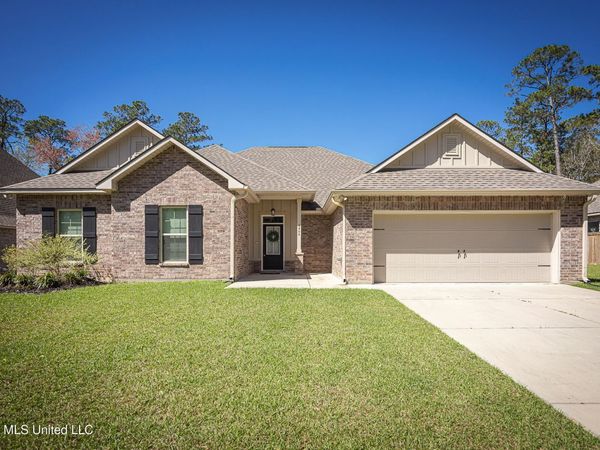 6995 Osprey Drive, Ocean Springs, MS 39564