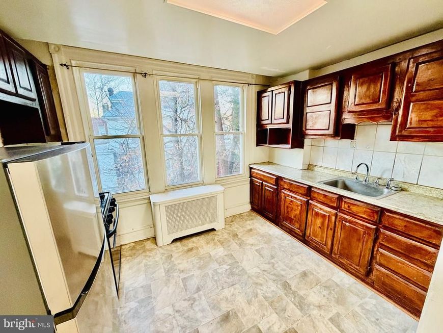 1016 W Duncannon Avenue, Philadelphia, PA 19141 Main Photo