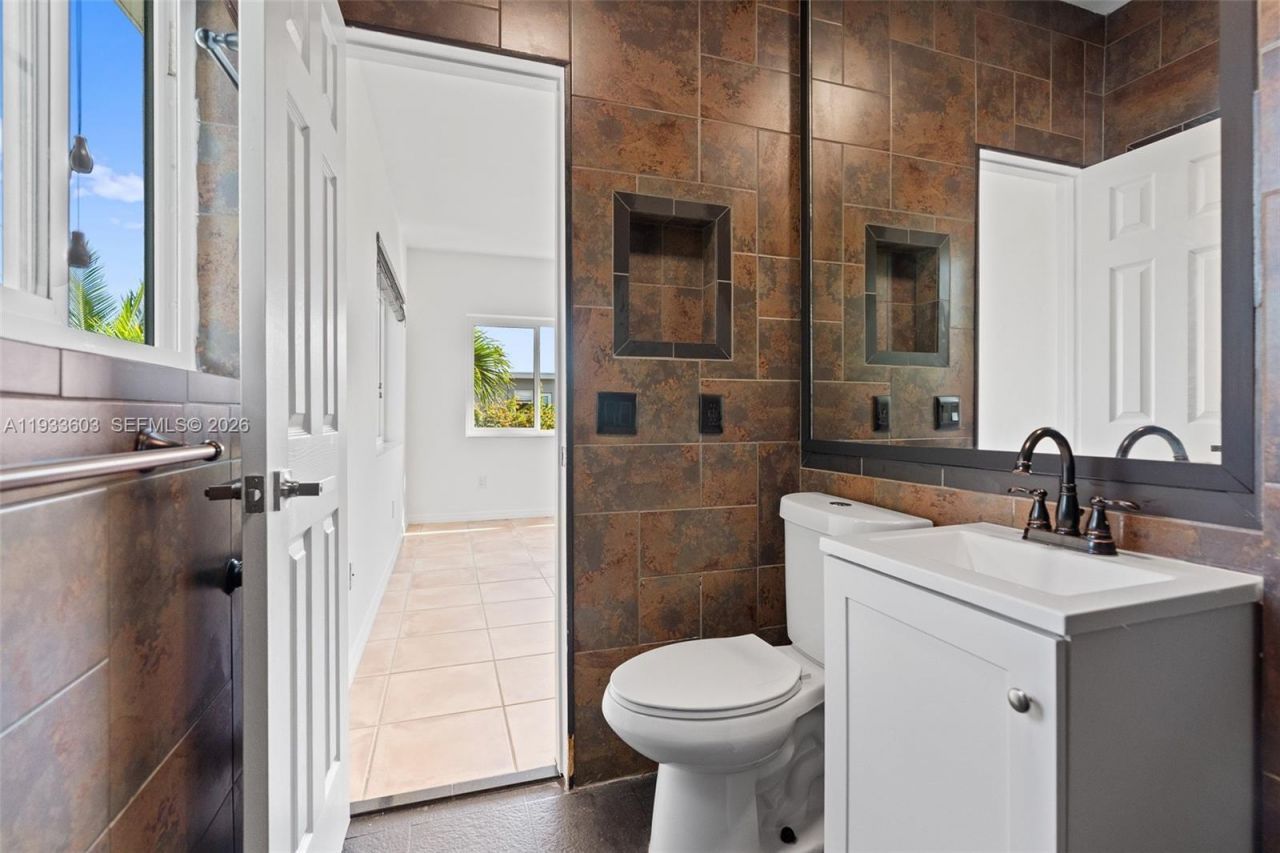 1925 Calais Drive, Unit 6, Miami Beach, FL 33141 Photo