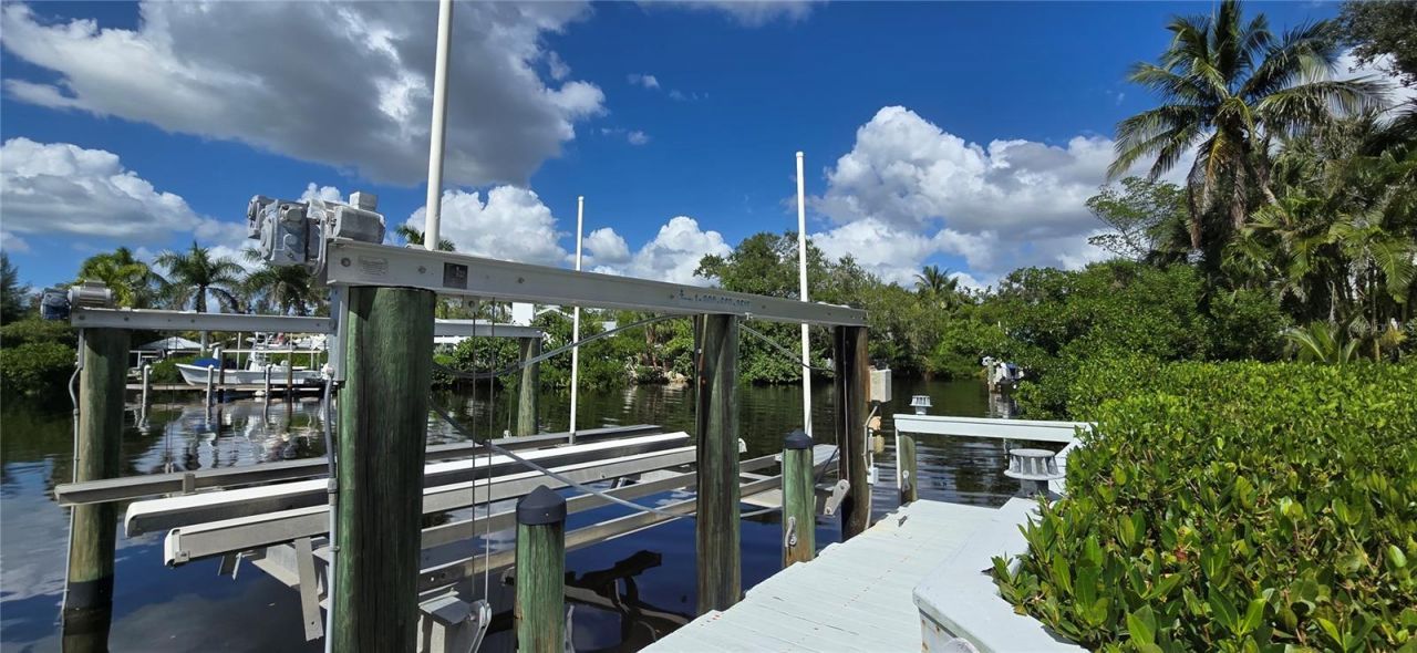 1221 S Basin Lane, Sarasota, FL 34242 Photo