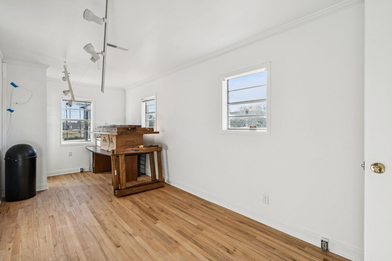 7403 Stafford Road  Photo 12