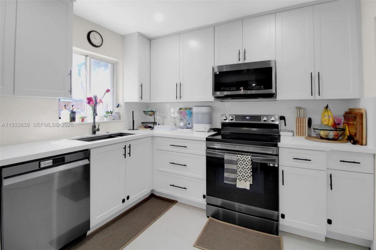 14232 SW 155th St, Miami, FL 33177 Photo