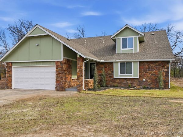 6933 N Martin Ridge Road, Mannford, OK 74044
