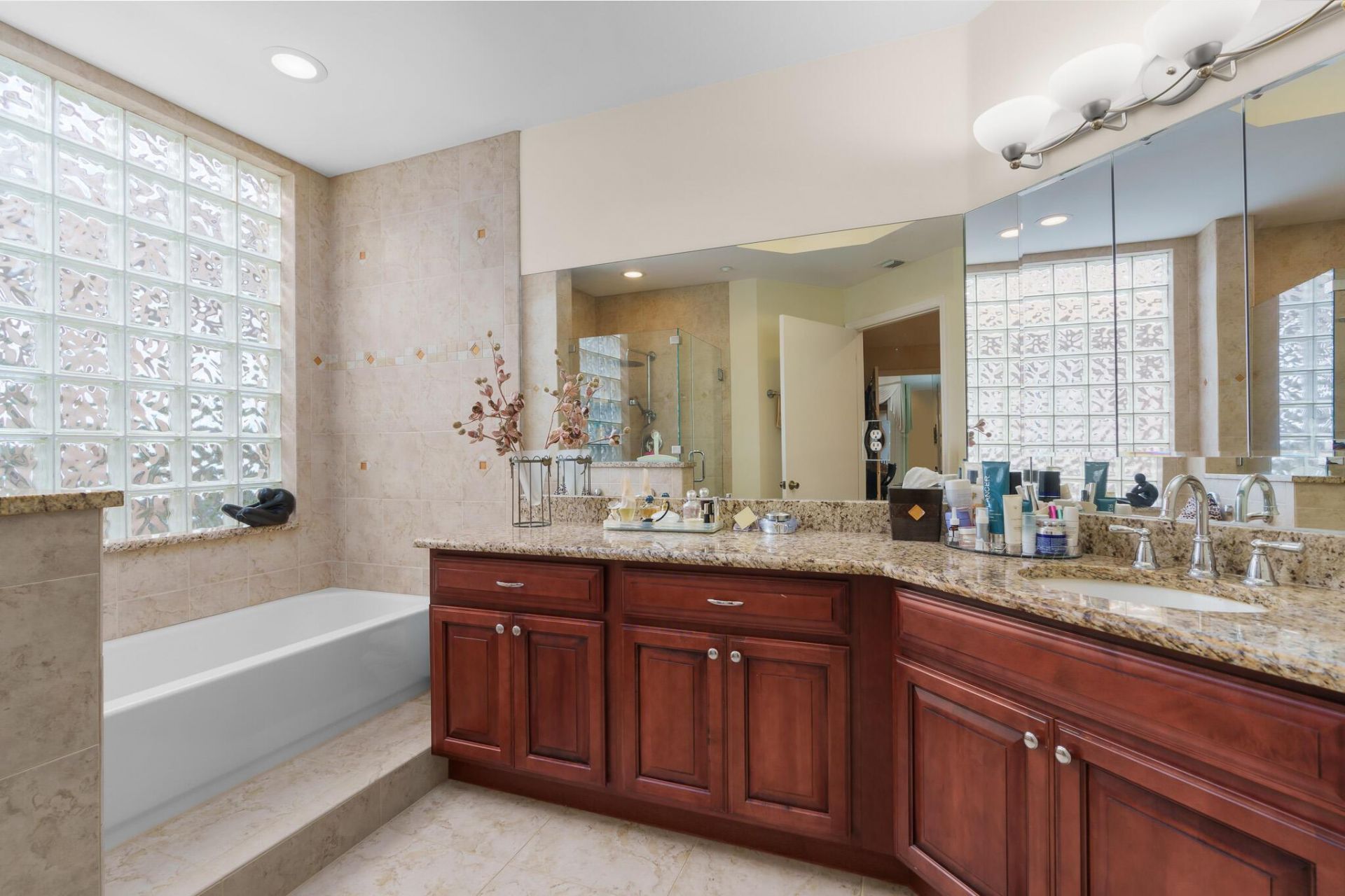 7546 La Paz Blvd, Unit 405, Boca Raton, FL 33433 Photo