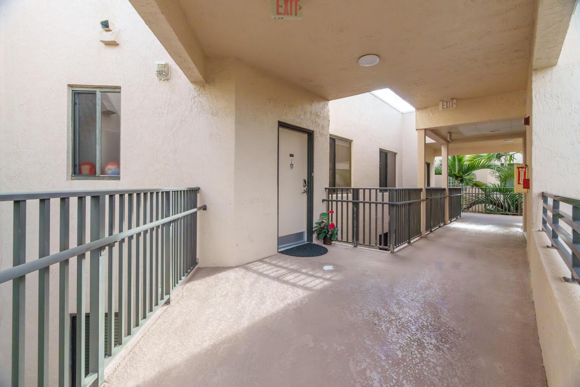 7546 La Paz Blvd, Unit 405, Boca Raton, FL 33433 Photo