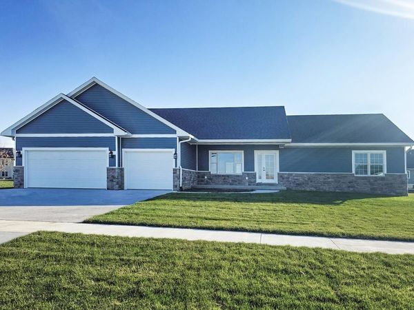 1013 Jerry Lane, Manchester, IA 52057