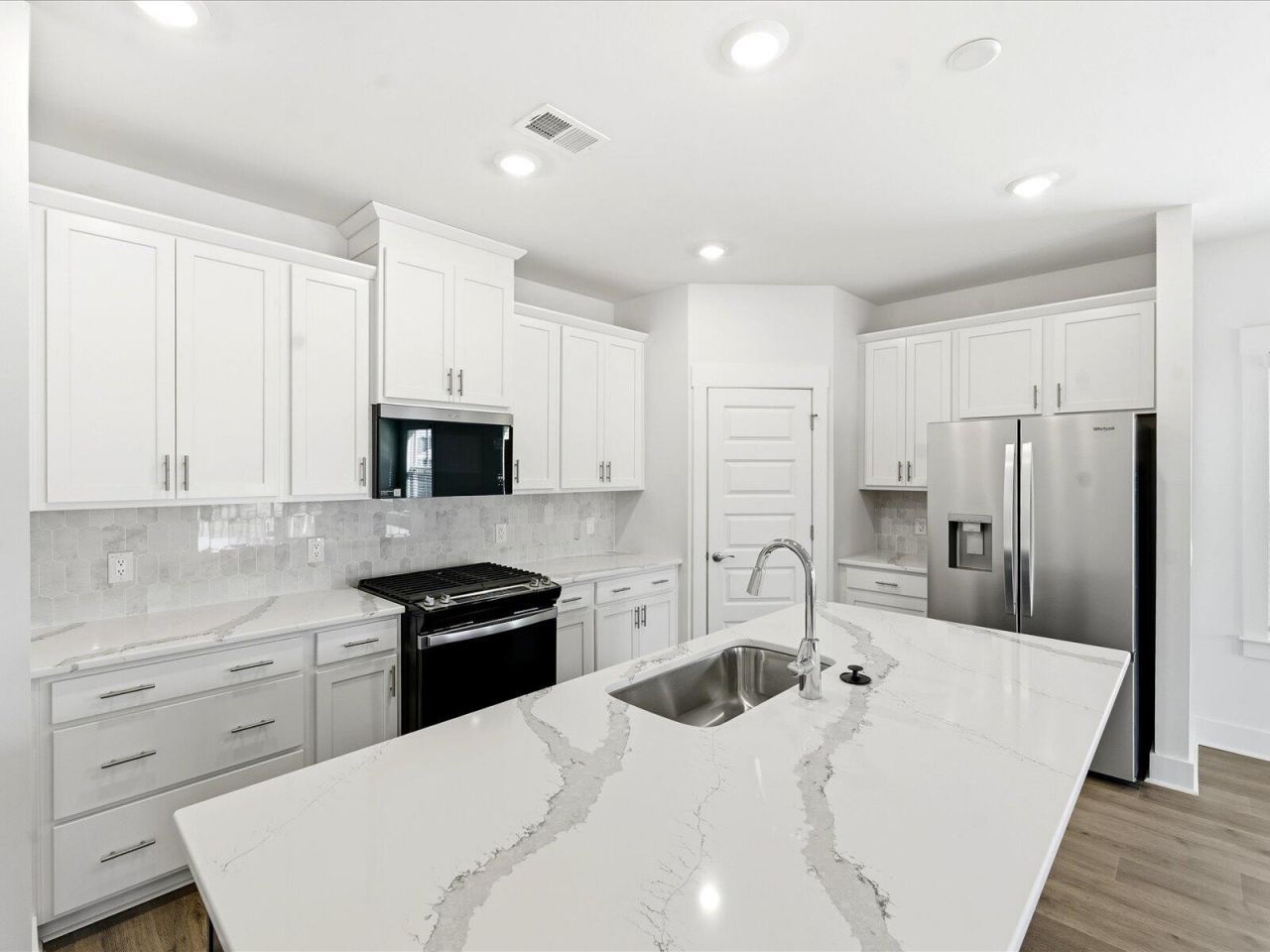 406 Radiant Blue Way Photo 13