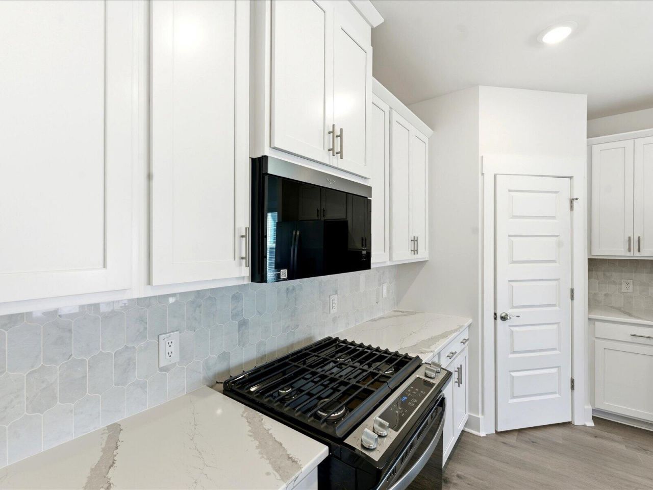 406 Radiant Blue Way Photo 14