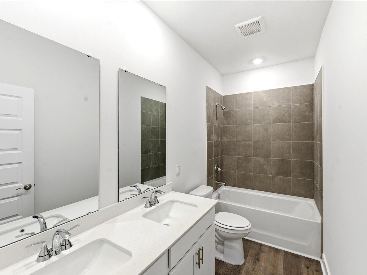 406 Radiant Blue Way Photo 14