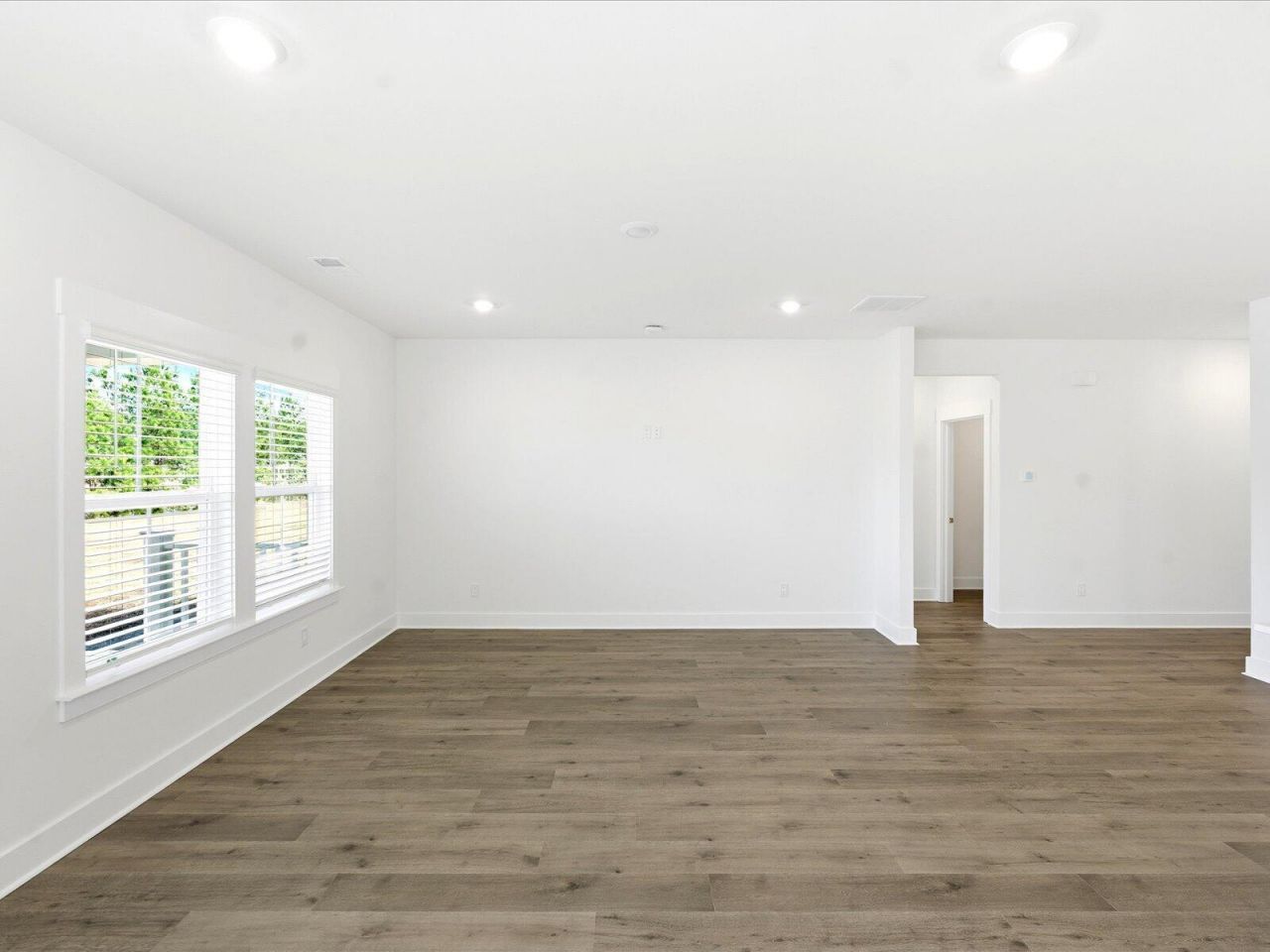 406 Radiant Blue Way Photo 19