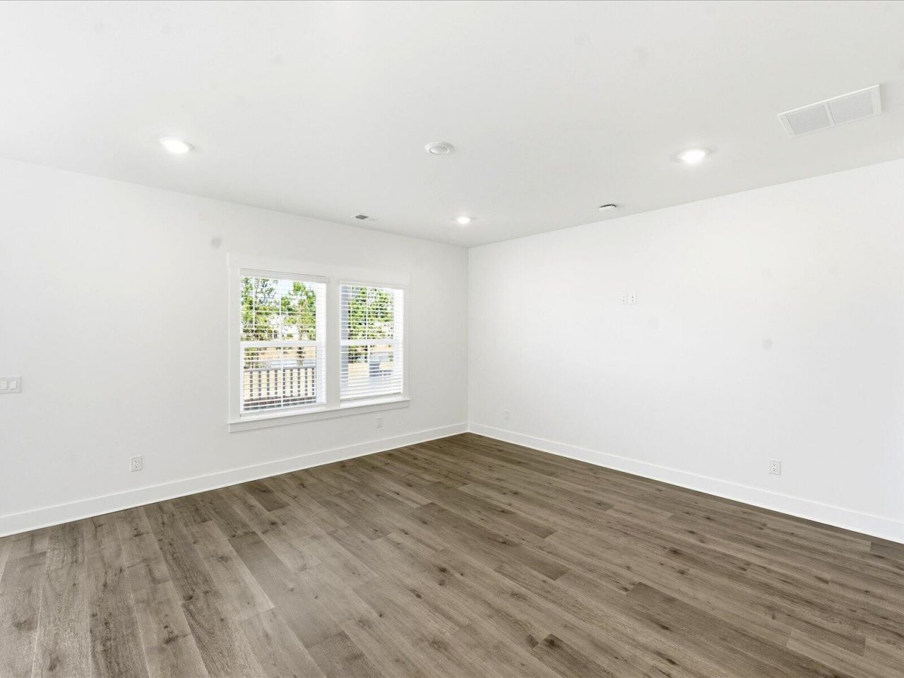 406 Radiant Blue Way Photo 23