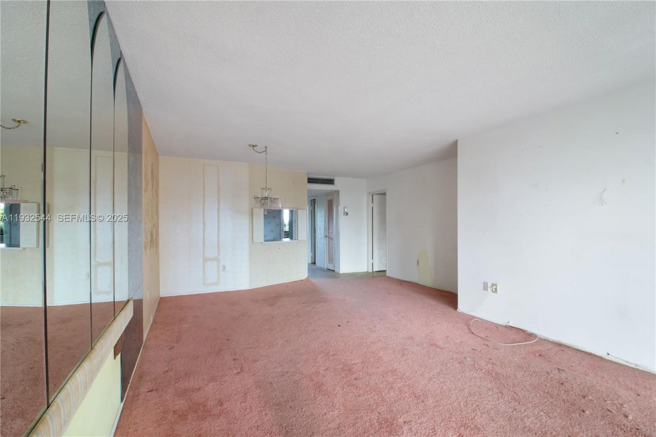 1690 NE 191st St, Unit 404-1, Miami, FL 33179 Photo