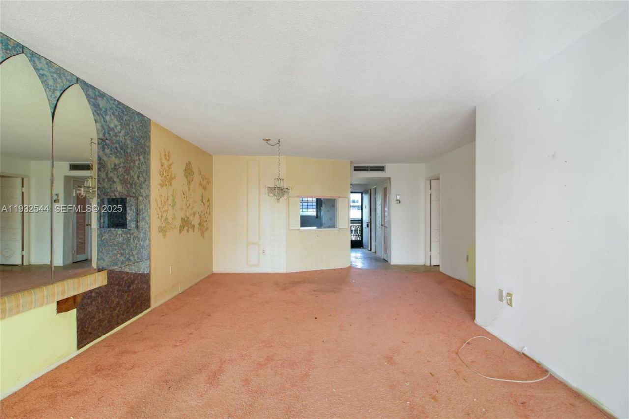 1690 NE 191st St, Unit 404-1, Miami, FL 33179 Photo