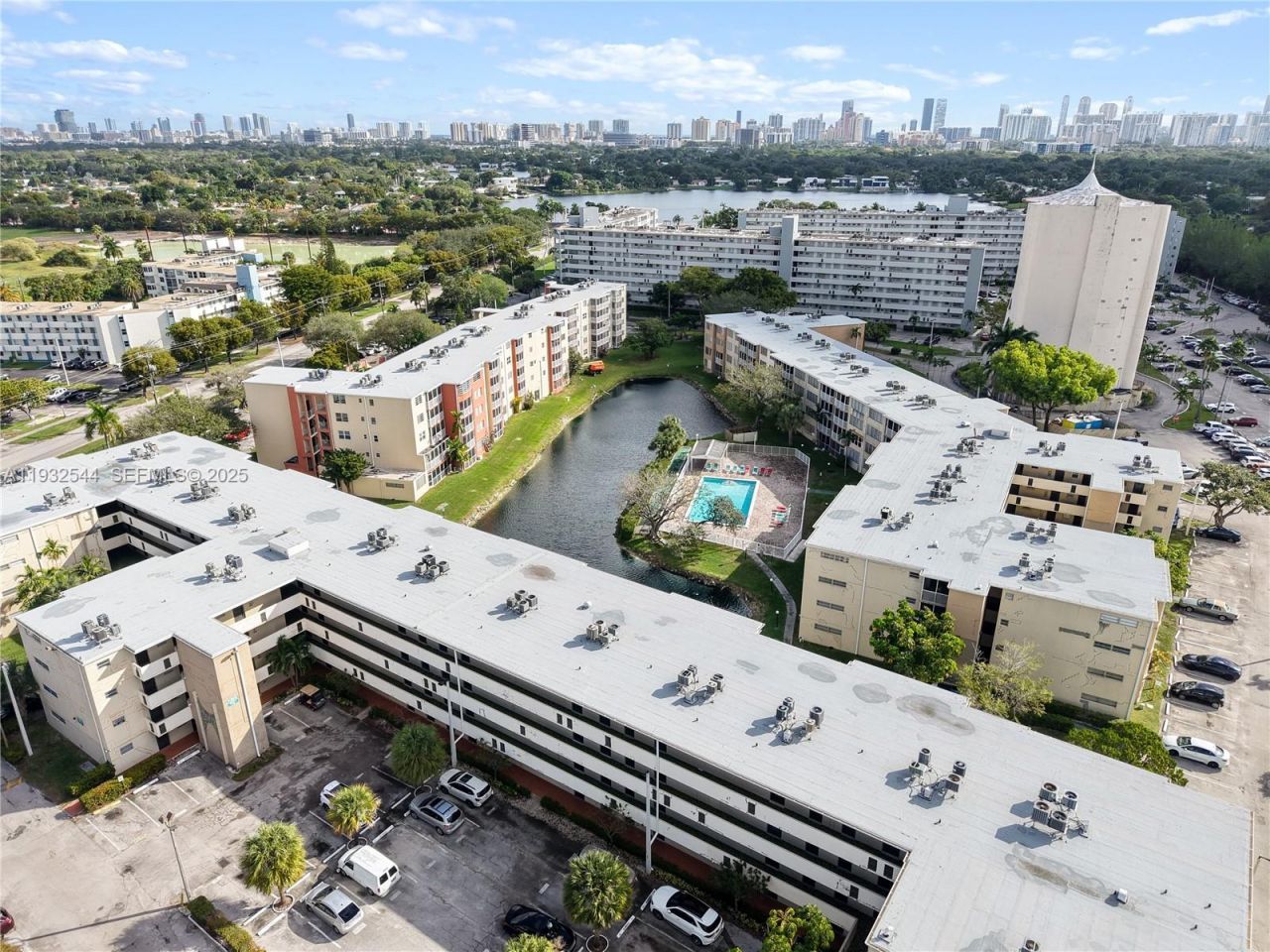 1690 NE 191st St, Unit 404-1, Miami, FL 33179 Photo