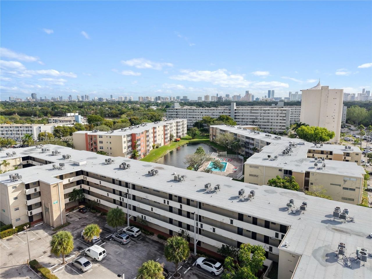 1690 NE 191st St, Unit 404-1, Miami, FL 33179 Photo